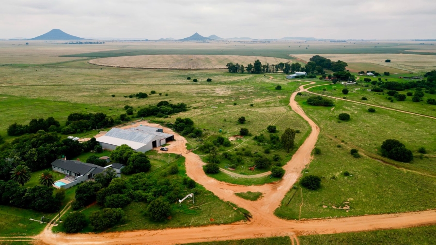 8 Bedroom Property for Sale in Bloemfontein Rural Free State